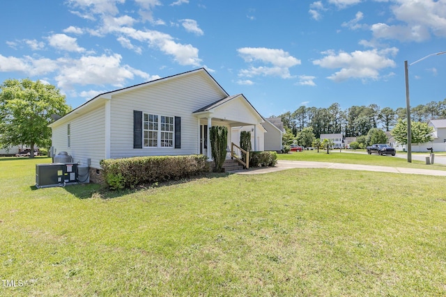 6 N Carolina Ave, Benson, NC 27504 - view of front of property featuring driveway and a front yard