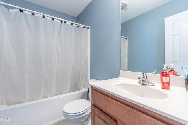 6 N Carolina Ave, Benson, NC 27504 - full bathroom featuring toilet, vanity, and shower / bath combo