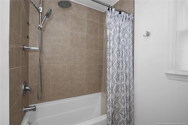 5921 Bloomsbury Dr, Fayetteville, NC 28306 - full bath with shower / bath combo with shower curtain