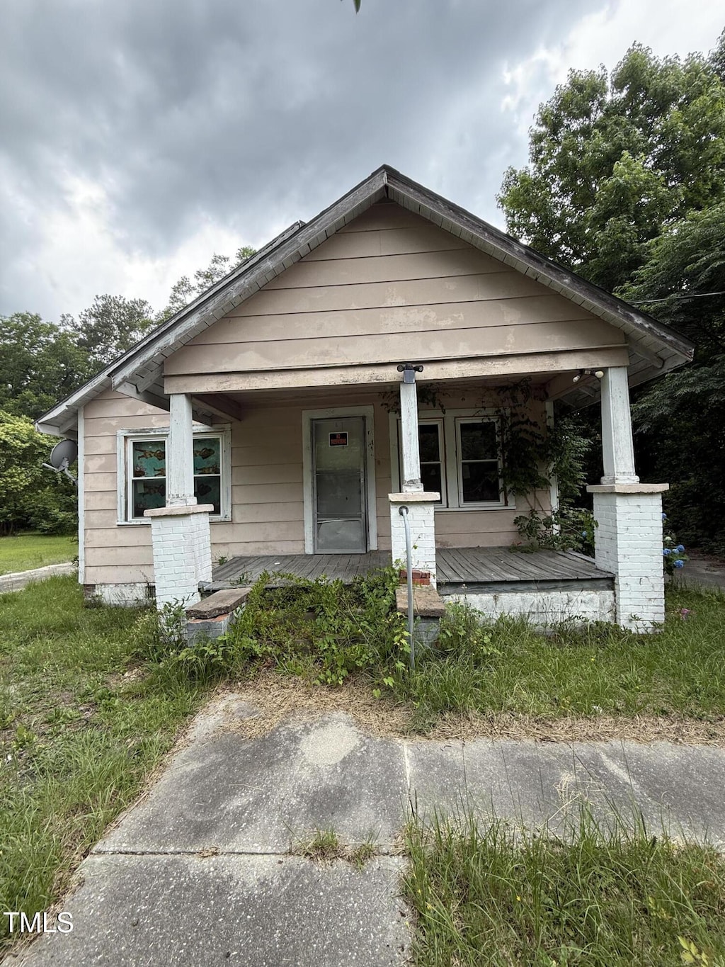514 Bullard St, Lumberton, NC 28360 - photo 1