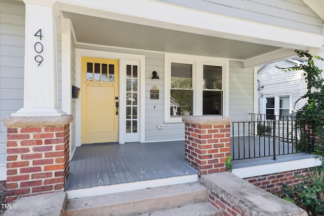 409 N Hyde Park Ave, Durham, NC 27703 - entrance to property with a porch