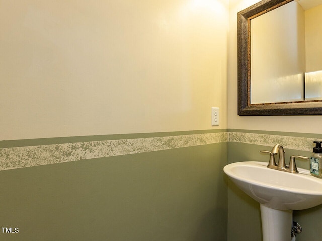 1004 Bridlemine Dr, Fuquay Varina, NC 27526 - view of bathroom