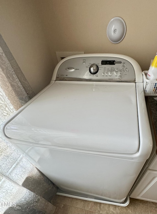 1004 Bridlemine Dr, Fuquay Varina, NC 27526 - laundry room featuring washer / dryer