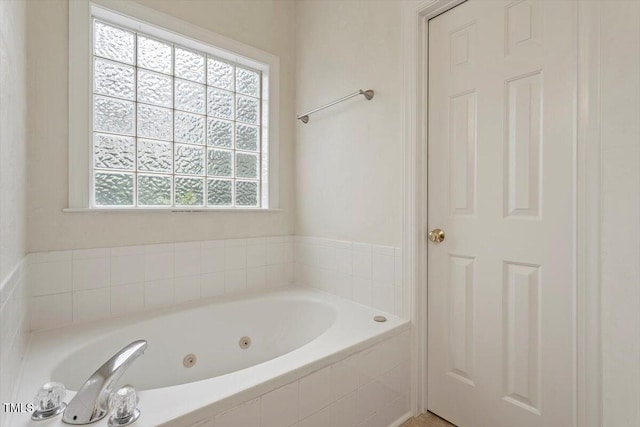 1817 Foxbrook Dr, Raleigh, NC 27603 - bathroom featuring a whirlpool tub