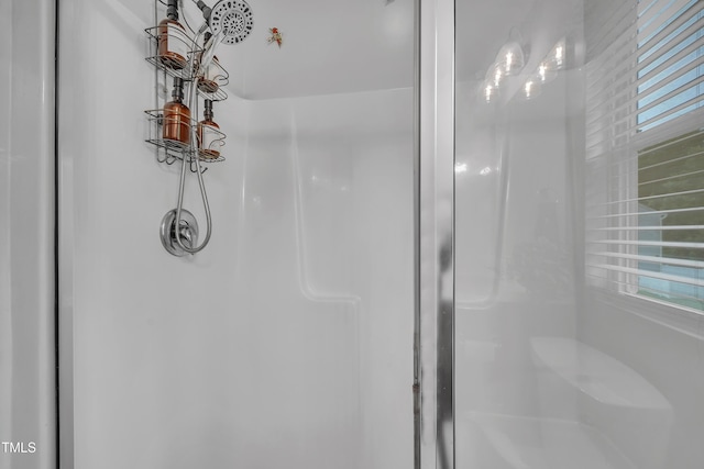 537 Hobkirks Pl, Durham, NC 27704 - bathroom view of a shower
