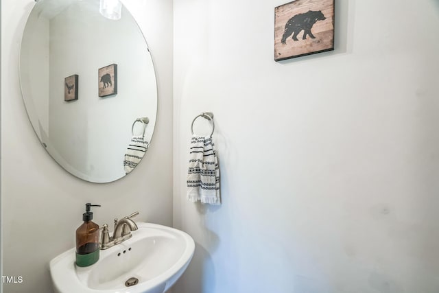 647 N Hardee St, Durham, NC 27703 - bathroom with a sink