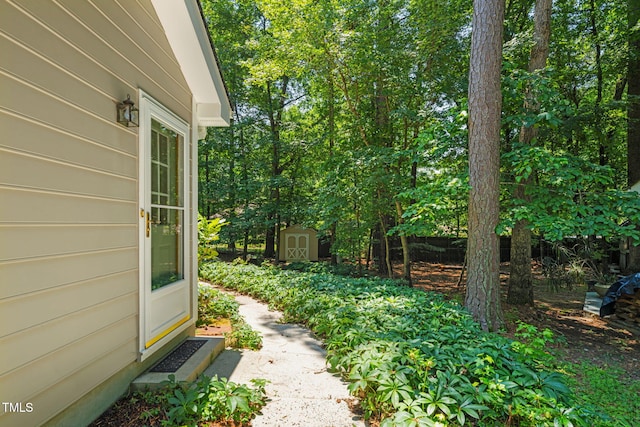 117 Summerlin Dr, Chapel Hill, NC 27514 - view of yard featuring a storage unit