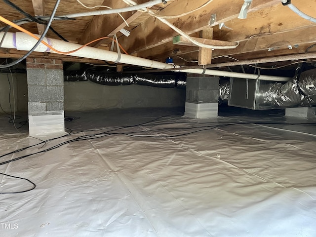 366 E Smithfield St, Angier, NC 27501 - basement featuring crawl space