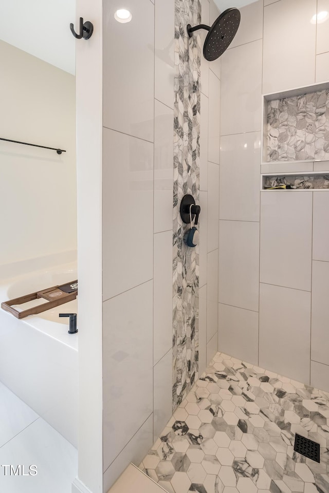6 Beaver Creek Ln, Durham, NC 27703 - bathroom featuring tiled shower