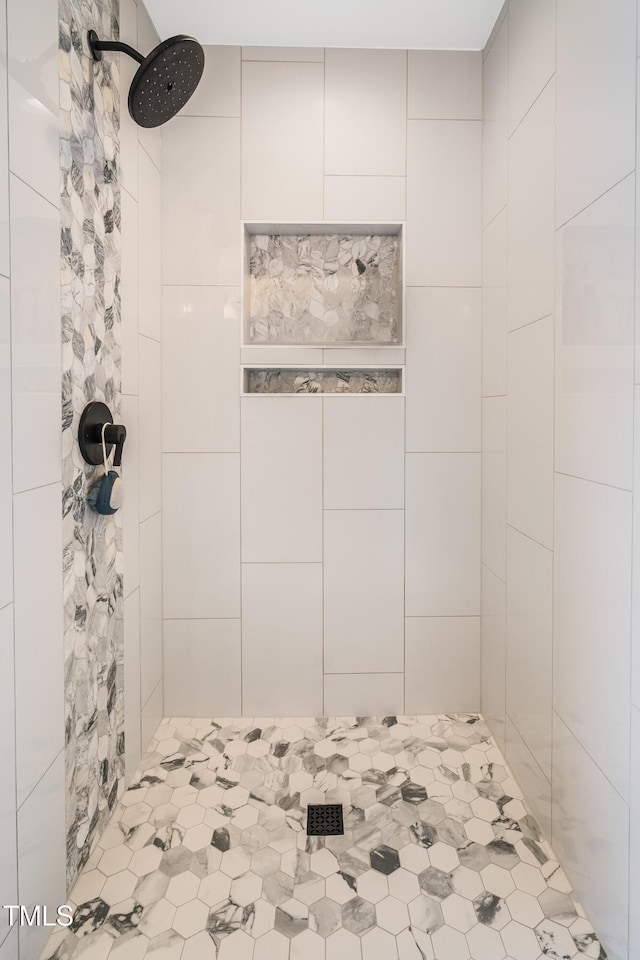 6 Beaver Creek Ln, Durham, NC 27703 - full bath with tiled shower