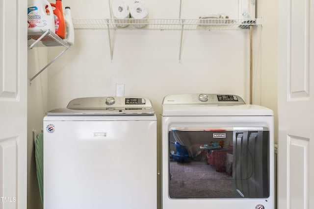 6 Beaver Creek Ln, Durham, NC 27703 - laundry area featuring separate washer and dryer