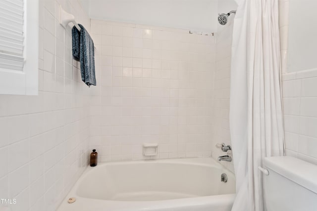 307 Country Club Dr, Durham, NC 27712 - full bath featuring shower / bathtub combination with curtain and toilet