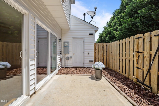 8151 Rhiannon Rd, Raleigh, NC 27613 - view of patio / terrace