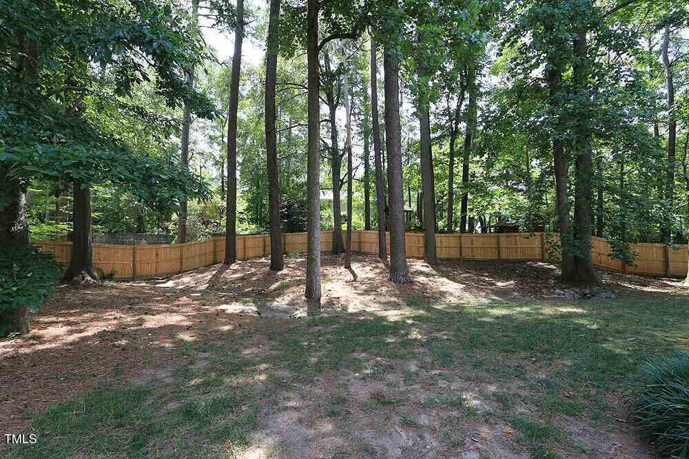 8116 Bentwood Pl, Raleigh, NC 27615 - view of yard