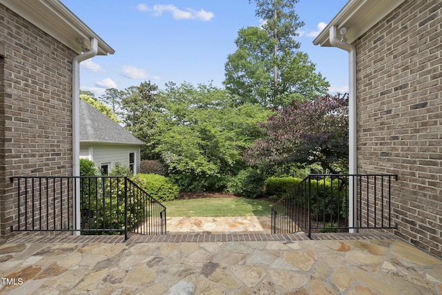 1210 Brooks Ave, Raleigh, NC 27607 - view of patio / terrace