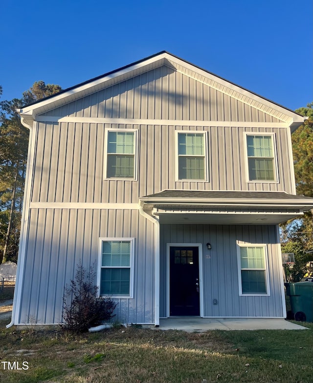 805 Da Vinci St, Durham, NC 27704 - view of front of house featuring board and batten siding
