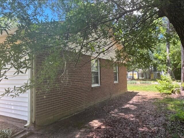 708 Old Barn Ave, Durham, NC 27704 - view of side of home