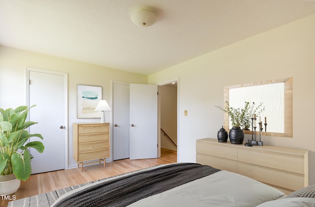 1002 Willow Dr Unit 37, Chapel Hill, NC 27514 - bedroom featuring light wood finished floors