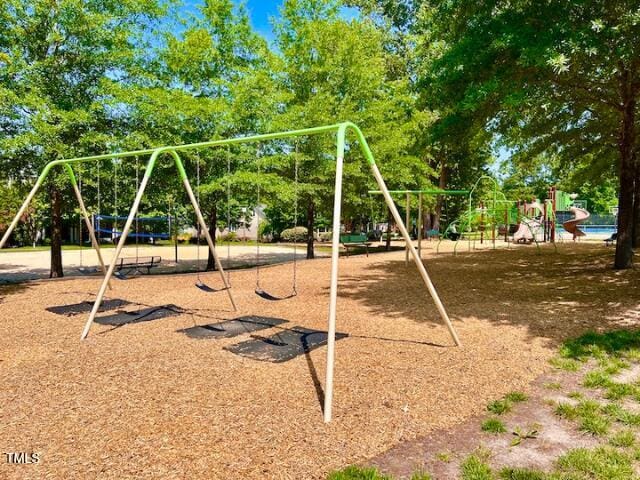 30155 Pharr, Chapel Hill, NC 27517 - view of community play area
