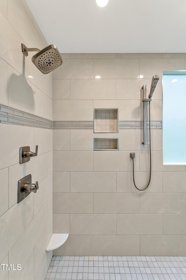 14 Marigold Pl, Durham, NC 27705 - bathroom featuring tiled shower