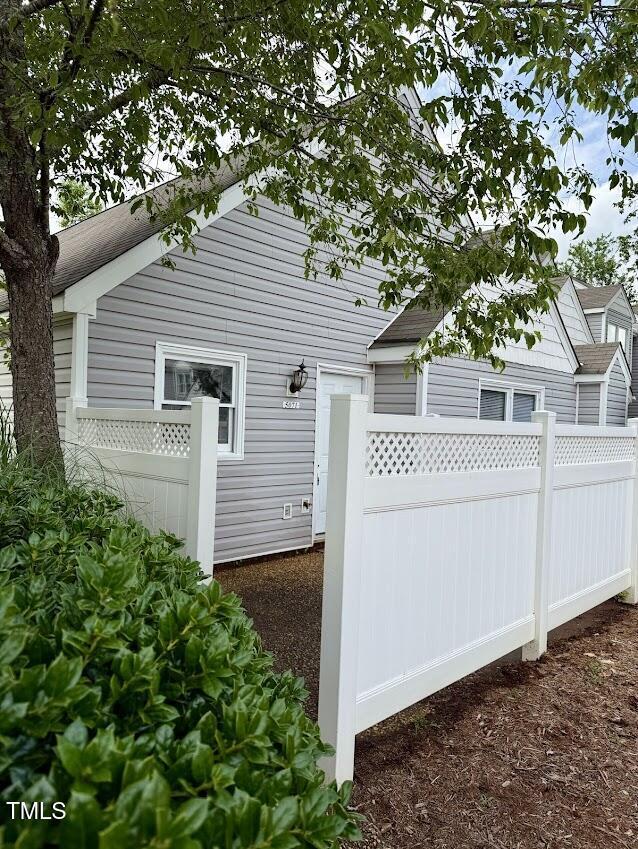 5071 Avenida Del Sol Dr, Raleigh, NC 27616 - view of side of property