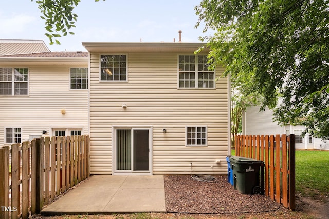 10941 Pendragon Pl, Raleigh, NC 27614 - back of property with a patio
