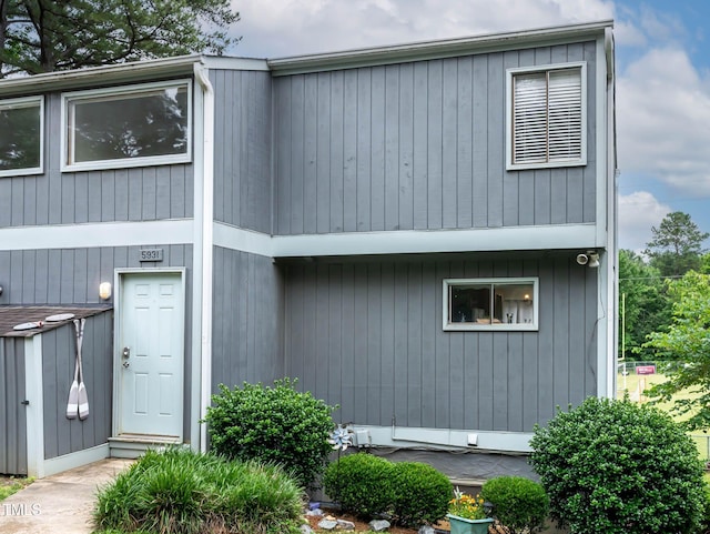 5931 Farm Gate Rd, Raleigh, NC 27606 - view of front of home