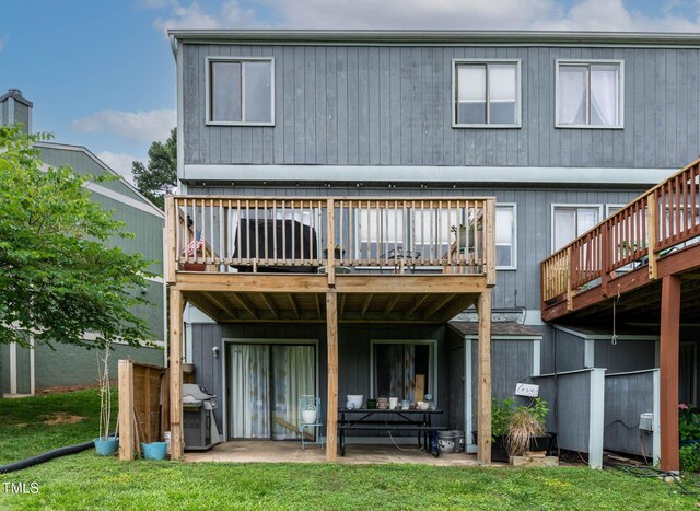 5931 Farm Gate Rd, Raleigh, NC 27606 - back of house with a yard and a patio area