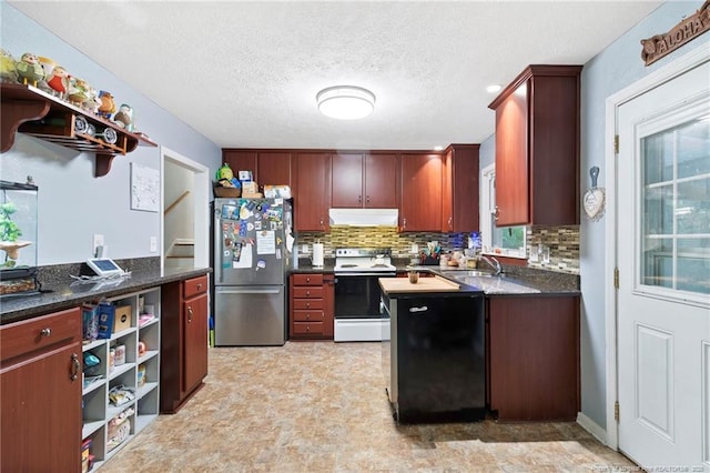 830 Edenwood Dr, Fayetteville, NC 28303 - kitchen with freestanding refrigerator, electric stove, under cabinet range hood, a sink, and decorative backsplash