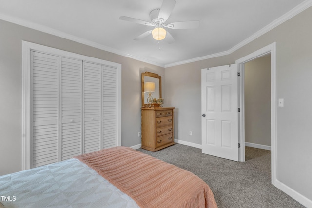 4620 Gomar Ln, Fuquay Varina, NC 27526 - bedroom featuring carpet, a closet, crown molding, baseboards, and ceiling fan