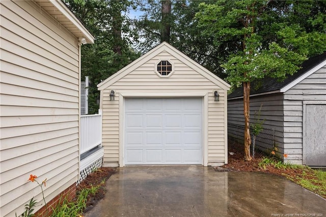 123 Ellington St, Fayetteville, NC 28305 - detached garage with driveway