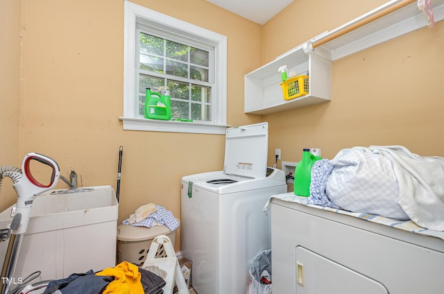 3304 Black Stallion Ct, Zebulon, NC 27597 - washroom with washer and clothes dryer
