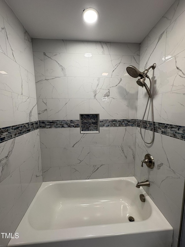 6905 Pine Creek Ct, Fayetteville, NC 28314 - bathroom with tub / shower combination