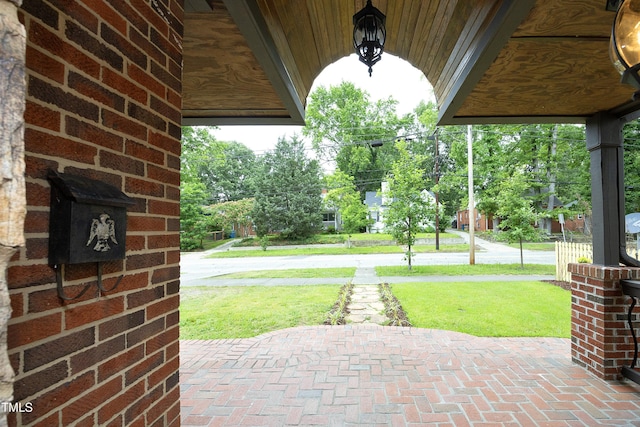 106 E Club Blvd, Durham, NC 27704 - view of patio / terrace