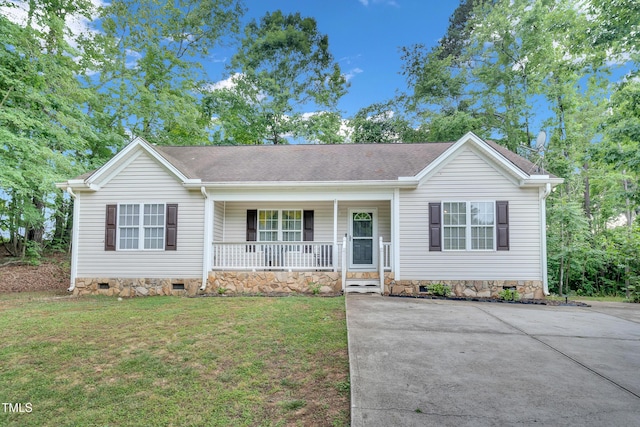 144 Shawnee Dr, Louisburg, NC 27549 - ranch-style home featuring crawl space, covered porch, a front yard, driveway, and roof with shingles