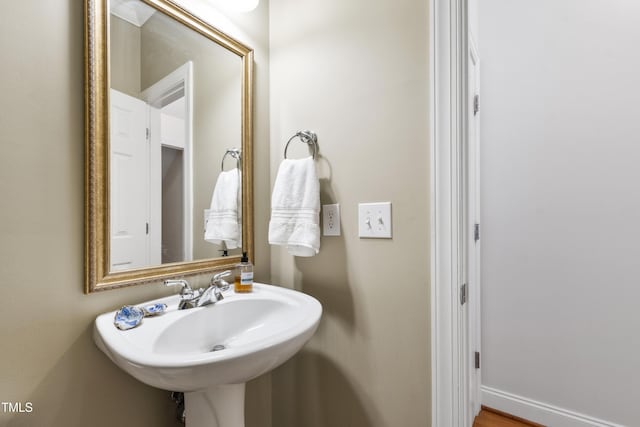 222 Ashton Hall Ln, Raleigh, NC 27609 - bathroom featuring a sink