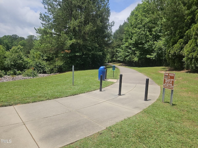 112 Briarfield Dr, Apex, NC 27502 - surrounding community with a yard