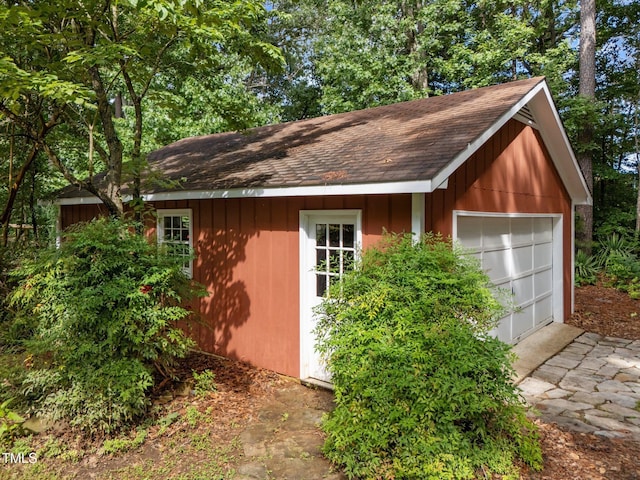 1040 Ivy Ln, Cary, NC 27511 - garage with driveway