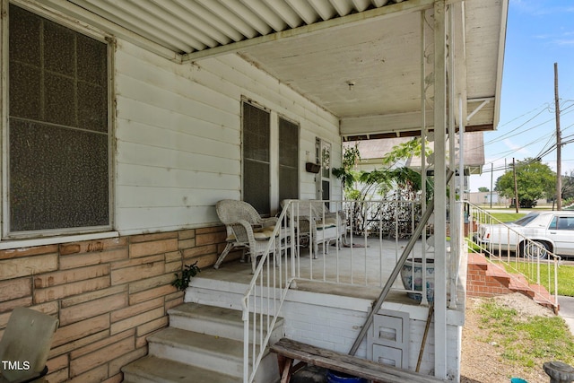 517 E 14th St, Lumberton, NC 28358 - view of covered porch