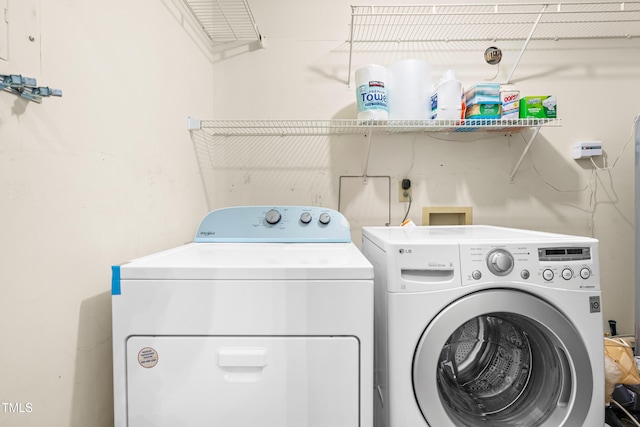 320 Summerwalk Cir, Chapel Hill, NC 27517 - laundry area with washer and clothes dryer