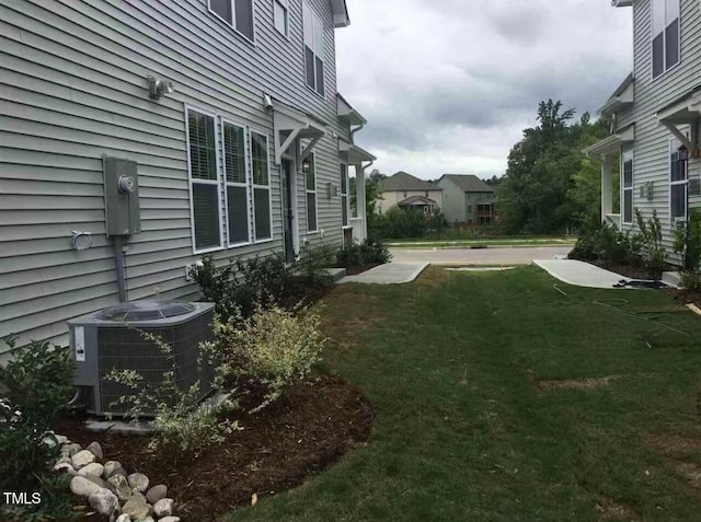 921 Rosepine Dr, Cary, NC 27519 - view of grassy yard