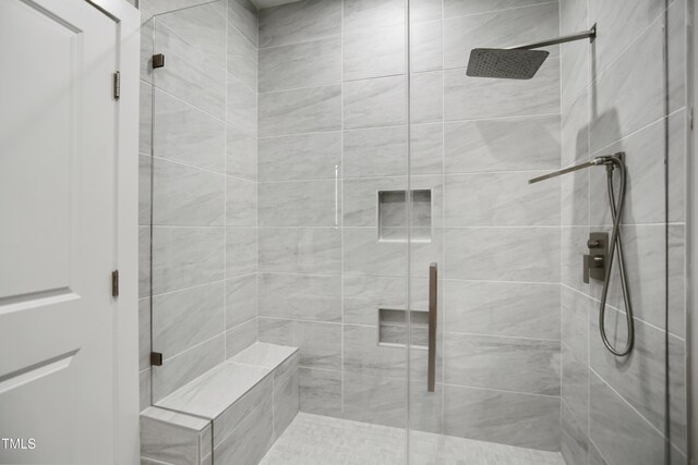 8909 Tara Hill Ln, Wake Forest, NC 27587 - full bath featuring a stall shower