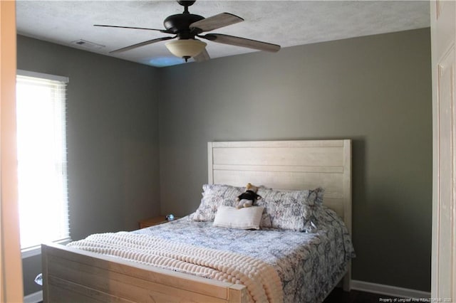 1955 Fairforest Dr, Fayetteville, NC 28304 - bedroom with ceiling fan
