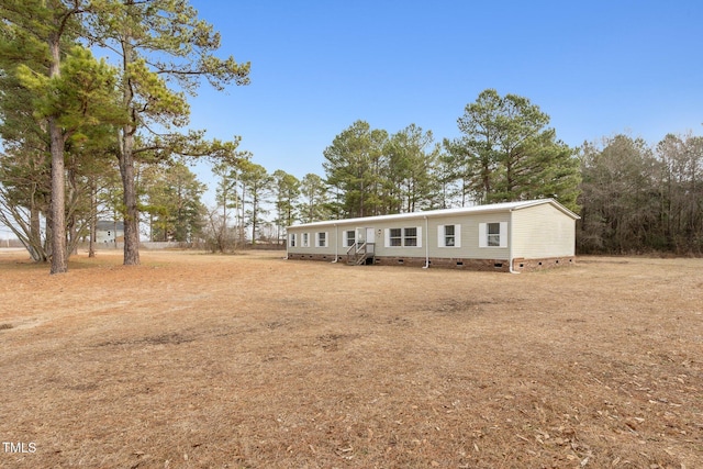 752 Dundee Cir, Raeford, NC 28376 - view of front of house with crawl space