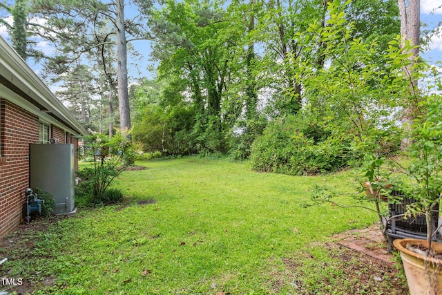 7 Woodward Way, Chapel Hill, NC 27516 - view of green lawn