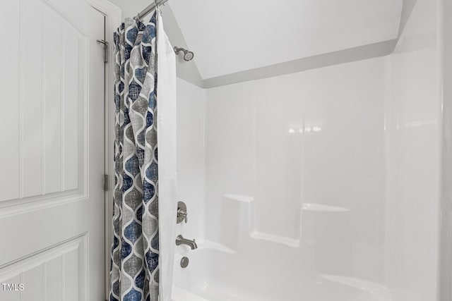 853 Bluffcreek Dr, Fuquay Varina, NC 27526 - full bathroom with shower / bath combo with shower curtain and lofted ceiling