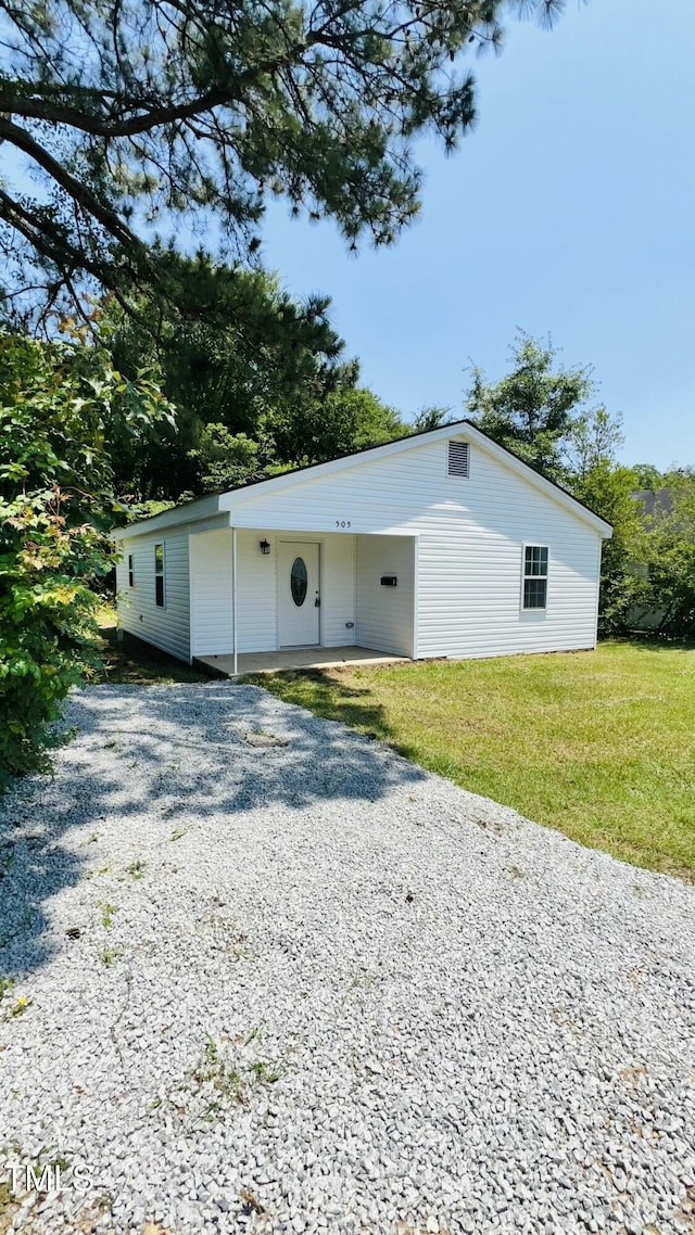 505 E Canary St, Dunn, NC 28334 - view of outdoor structure with driveway