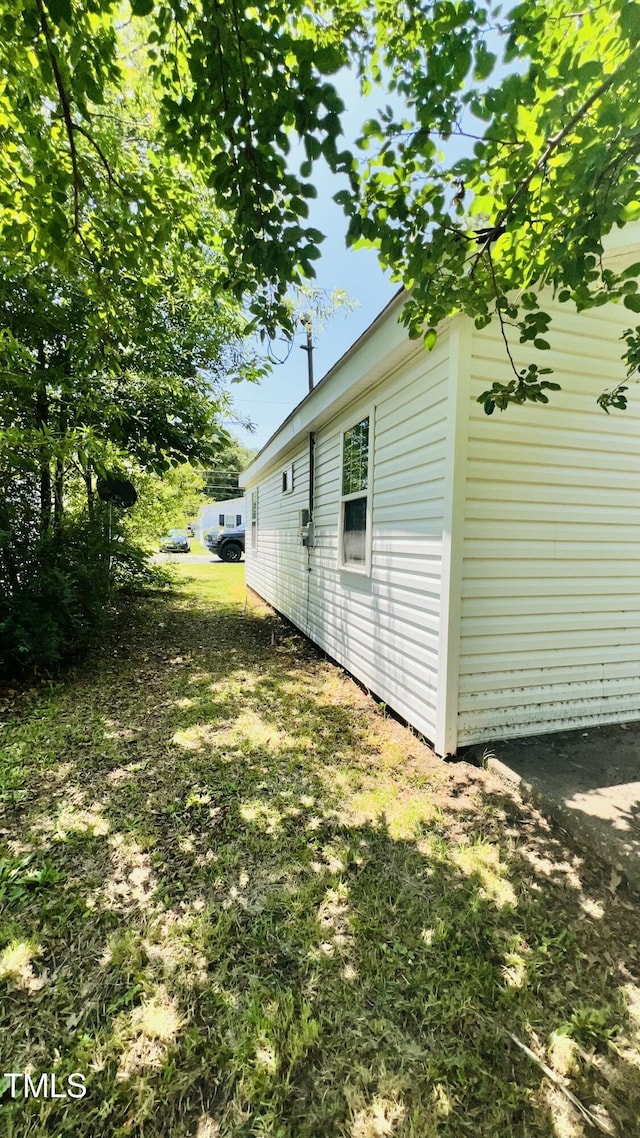 505 E Canary St, Dunn, NC 28334 - view of side of home
