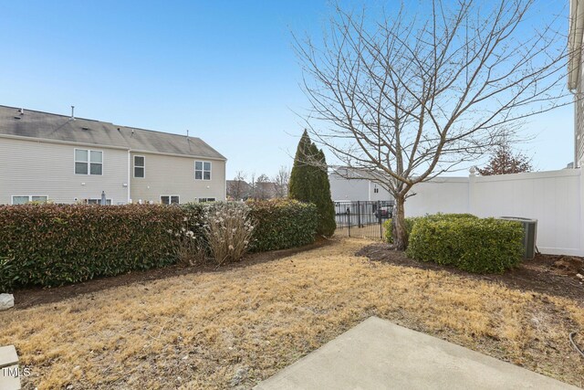 8204 Yaxley Hall Dr, Raleigh, NC 27616 - view of yard