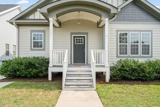 225 E End Ave, Durham, NC 27703 - property entrance featuring a yard